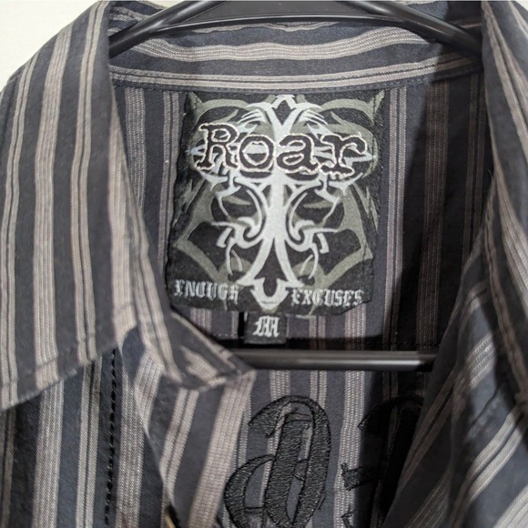 Roar Black Striped Long Sleeve Embroidered Button Down Nika Shirt Men Size M - Picture 7 of 9